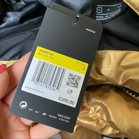 NWT Nike Puffer Jacket Metallic Gold Size S - Picture 6 of 8